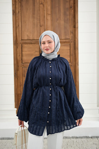 Önü Britli Simli Büzgülü Gömlek Lacivert