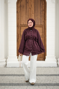 Önü Britli Simli Büzgülü Gömlek Mürdüm