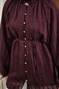 Önü Britli Simli Büzgülü Gömlek Mürdüm