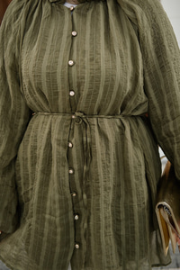 Önü Britli Simli Büzgülü Gömlek Yeşil