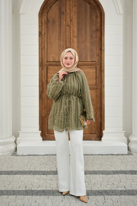 Önü Britli Simli Büzgülü Gömlek Yeşil