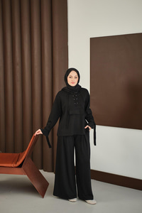 Önü Çapraz İp Detay Takım Siyah