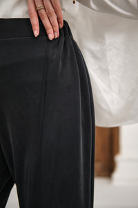 Önü Çima Detaylı Lastikli Pantolon Füme