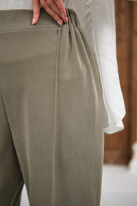 Önü Çima Detaylı Lastikli Pantolon Yeşil