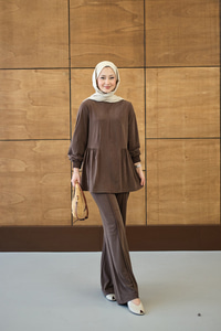 Önü Çima Ve Büzgü Detay İkili Takım Kahverengi