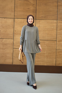 Önü Çima Ve Büzgü Detay İkili Takım Küf Yeşil