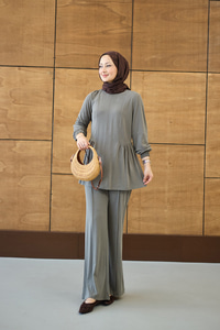 Önü Çima Ve Büzgü Detay İkili Takım Küf Yeşil