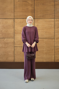 Önü Çima Ve Büzgü Detay İkili Takım Mürdüm