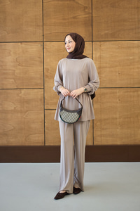 Önü Çima Ve Büzgü Detay İkili Takım Vizon