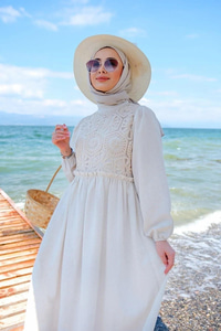 Önü Dantel Detaylı Keten Tesettür Elbise Taş