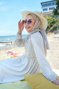 Önü Dantel Detaylı Keten Tesettür Elbise Taş