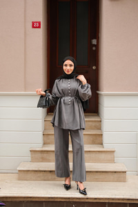 Önü Düğme Detaylı İkili Takım Gri