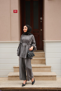 Önü Düğme Detaylı İkili Takım Gri