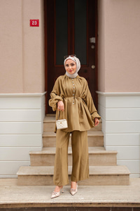 Önü Düğme Detaylı İkili Takım Hardal