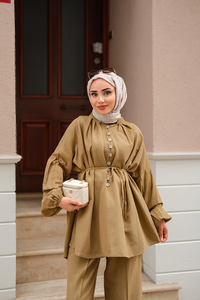 Önü Düğme Detaylı İkili Takım Hardal