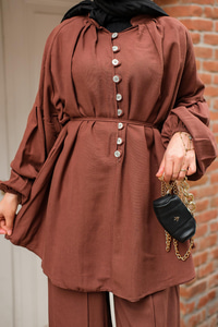 Önü Düğme Detaylı İkili Takım Kahverengi