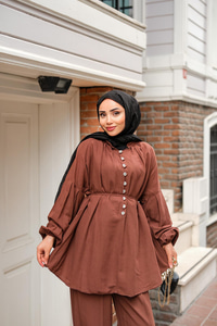 Önü Düğme Detaylı İkili Takım Kahverengi