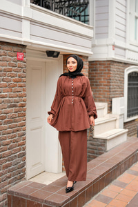 Önü Düğme Detaylı İkili Takım Kahverengi