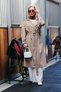 Önü Düğmeli Kemelerli Trenç Vizon