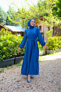 ONU FIRFIR DETAY KENDINDEN DESENLI ELBISE INDIGO MAVI