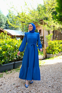 ONU FIRFIR DETAY KENDINDEN DESENLI ELBISE INDIGO MAVI