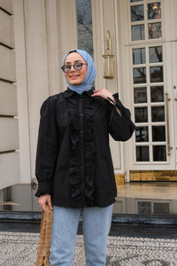 Önü Fırfırlı Gömlek Siyah