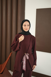 Önü Fular Detay Takım Bordo