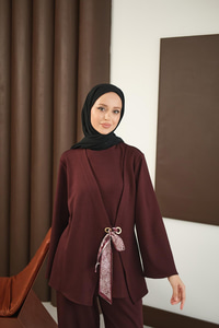 Önü Fular Detay Takım Bordo