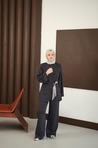 Önü Fular Detay Takım Füme