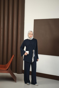 Önü Fular Detay Takım Lacivert