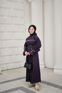 Önü İnci Detay Süs Dikiş Kemerli Hakim Yaka Takım Mor