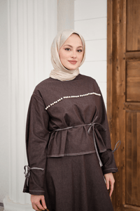 Önü İnci Detay Süs Dikiş Kemerli Hakim Yaka Takım Kahverengi