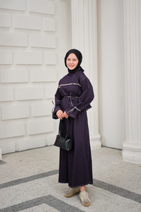 Önü İnci Detay Süs Dikiş Kemerli Hakim Yaka Takım Mor