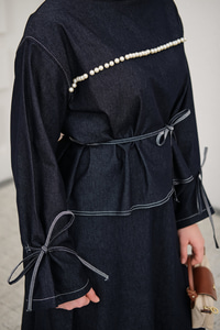 Önü İnci Detay Süs Dikiş Kemerli Hakim Yaka Takım Lacivert