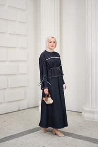 Önü İnci Detay Süs Dikiş Kemerli Hakim Yaka Takım Lacivert