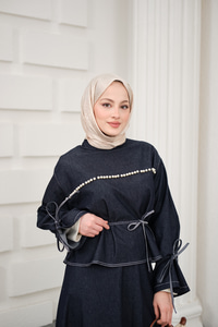 Önü İnci Detay Süs Dikiş Kemerli Hakim Yaka Takım Lacivert