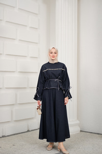 Önü İnci Detay Süs Dikiş Kemerli Hakim Yaka Takım Lacivert