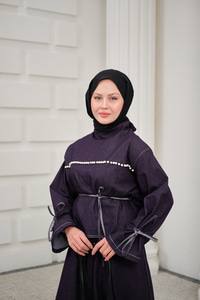 Önü İnci Detay Süs Dikiş Kemerli Hakim Yaka Takım Mor