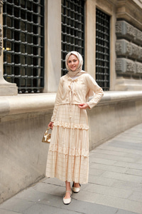 Önü Kurdale Detay ikili Takım Krem