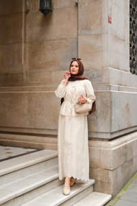 Önü Kurdele Detaylı Brode Takım Krem