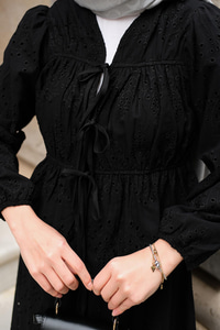 Önü Kurdele Detaylı Brode Takım Siyah