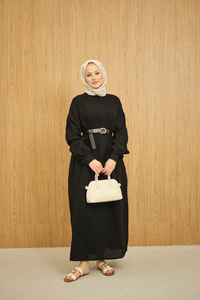 Önü Nervurlu Bisiklet Yaka Keten Elbise Siyah