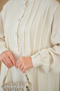 Önü Nervurlu Bisiklet Yaka Keten Elbise Ekru