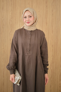 Önü Nervurlu Bisiklet Yaka Keten Elbise Kahverengi