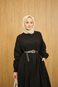 Önü Nervurlu Bisiklet Yaka Keten Elbise Siyah