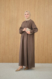 Önü Nervurlu Bisiklet Yaka Keten Elbise Kahverengi