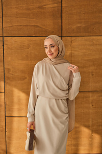 Önü Parça Detaylı Elbise Krem