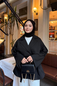 Önü Parça Detaylı Kısa Trenç Siyah