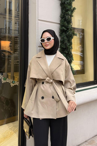 Önü Parça Detaylı Kısa Trenç Vizon