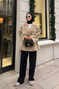 Önü Parça Detaylı Kısa Trenç Vizon